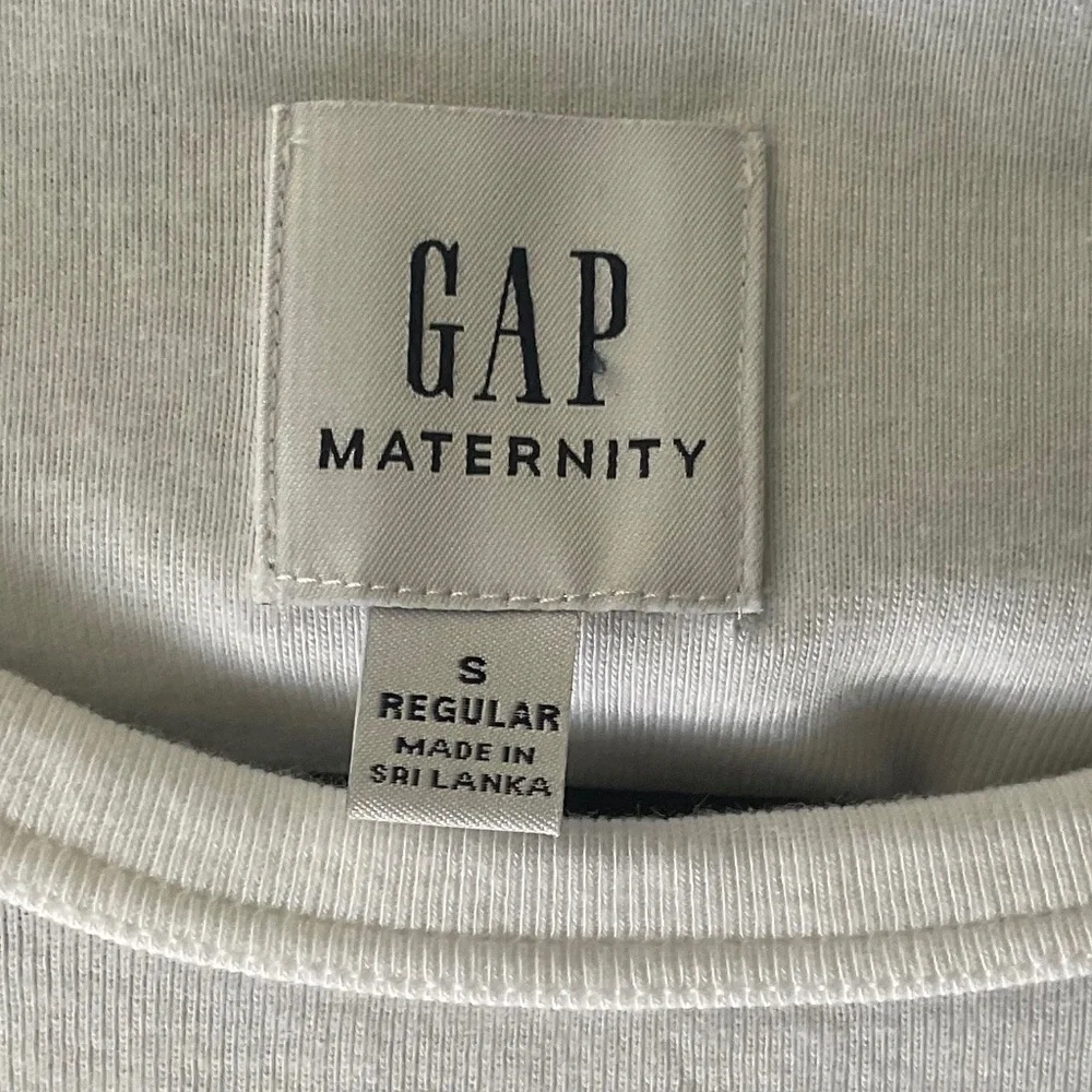 PERFECT white maternity tshirt / Gap / Small - Picture 6 of 7